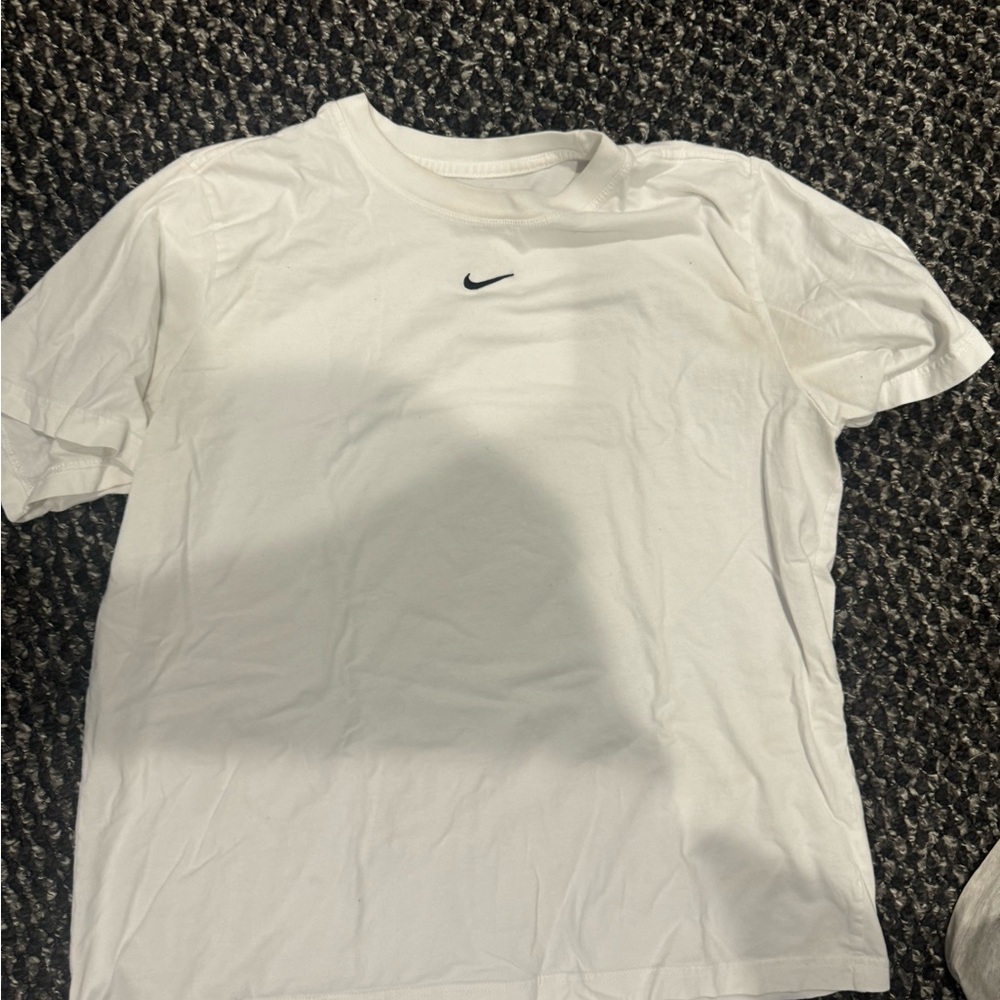 Nike Men's Classic White Tee